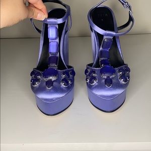 Purple lilac heels size 8 but fits like a 8.5